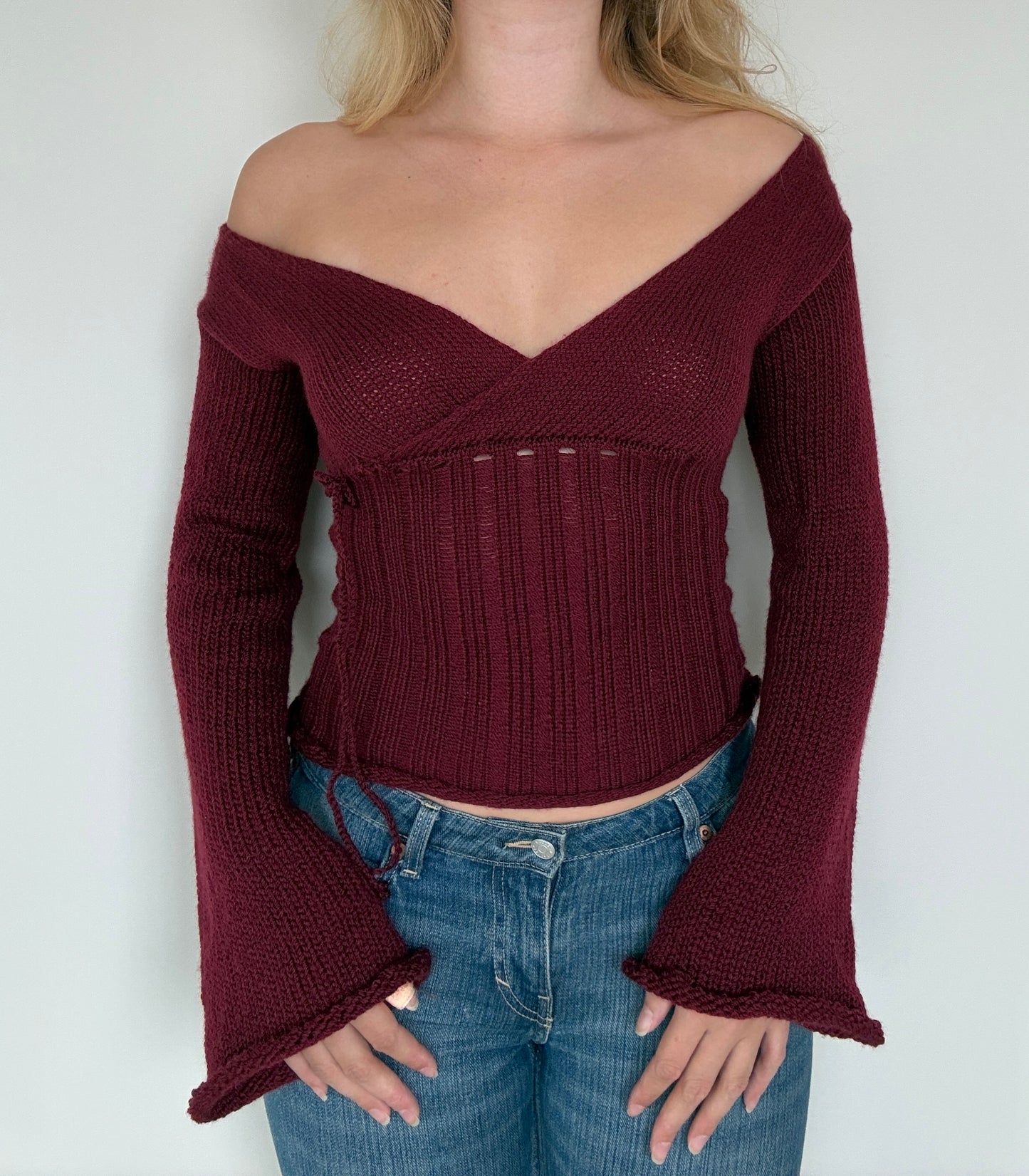 The Olivia sweater - cherry red