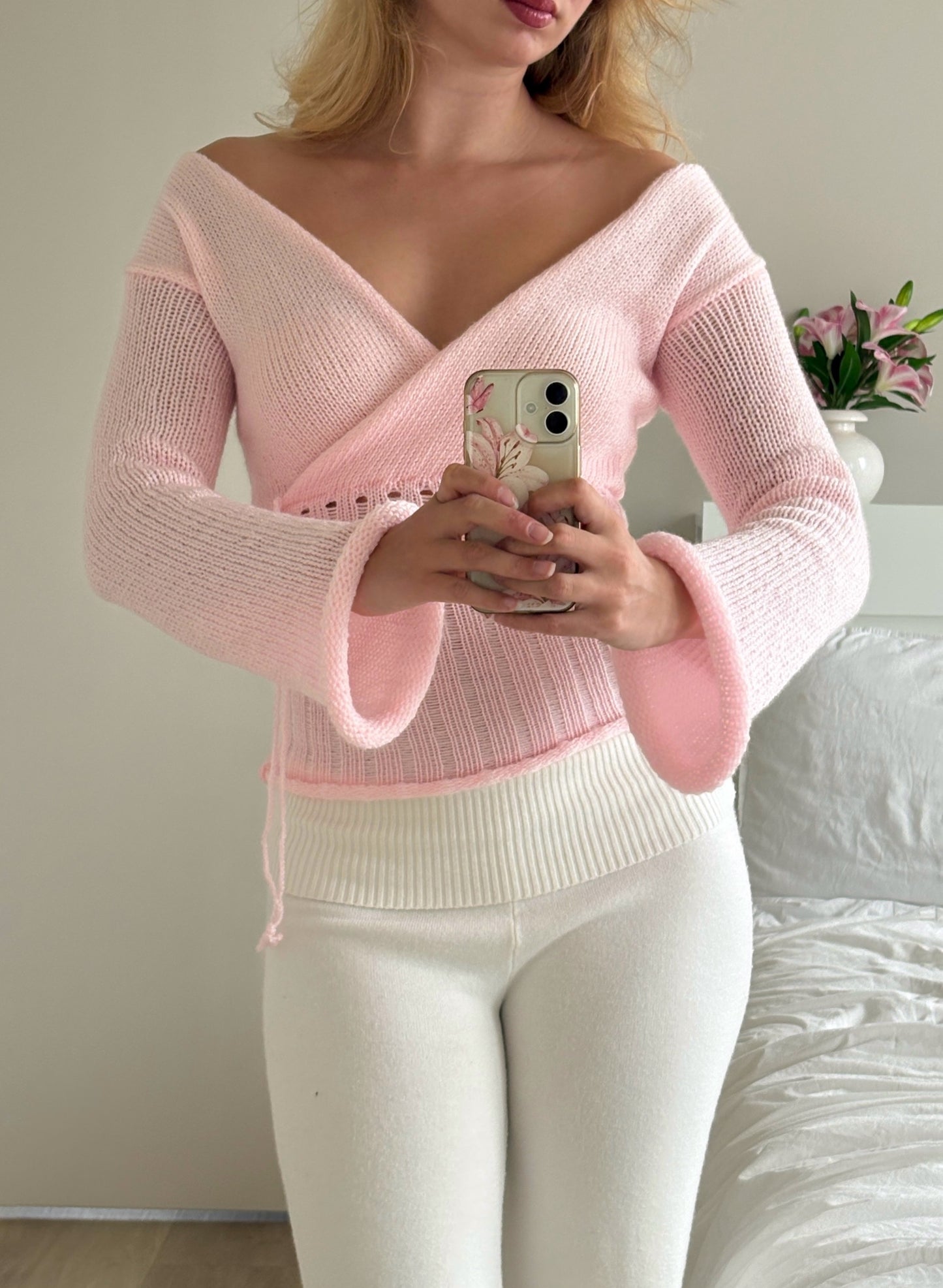 The Olivia sweater - baby pink