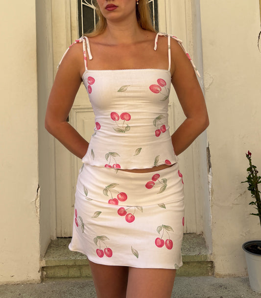 The Cherry top - Scoop back